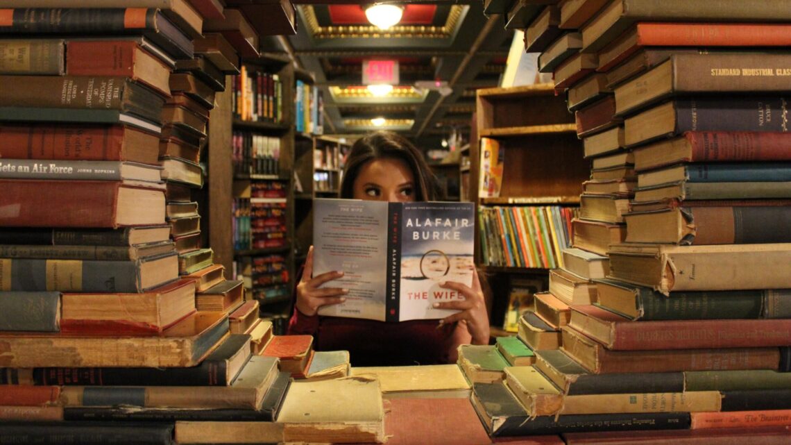 Книги, которые изменили мир: влияние литературы на общество и культуру.