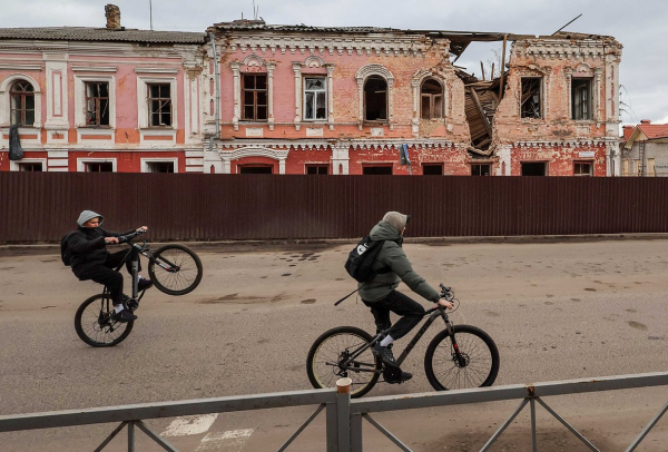 «Увиденное вызвало шок» Одни бегут, другие снимают видео: почему россияне так по-разному реагируют на военную угрозу?