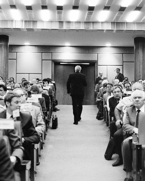 «Позор предателю!» 35 лет последнему съезду КПСС. Как партия билась в агонии перед развалом СССР и что тогда сделал Ельцин?