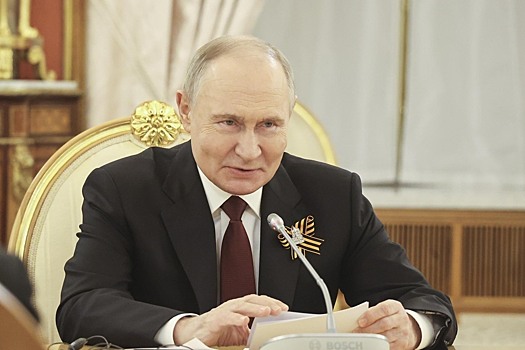 Президент США встретил Владимира Путина аплодисментами Президент США встретил Владимира Путина аплодисментами