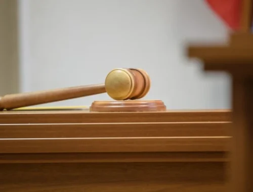 Дела в Армении: Аресту Карапетяна – ещё два месяца, защита против
