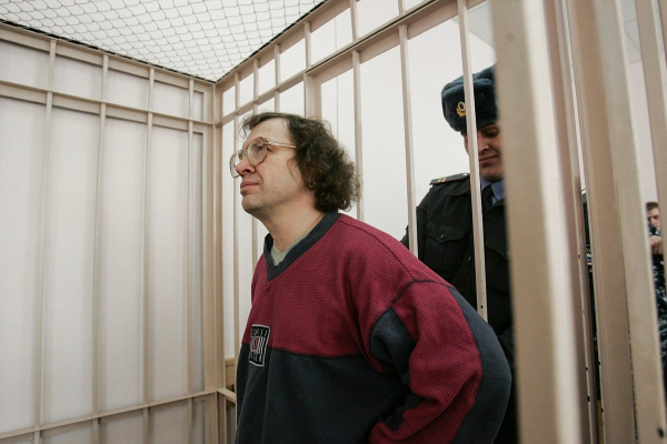 «Он мог бы стать нашим Цукербергом или Джобсом» 70 лет назад родился Сергей Мавроди. Как создатель пирамиды «МММ» вошел в историю?