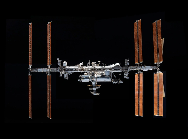 Не тот бак: грузовой корабль Dragon не смог выполнить корректировку орбиты МКС