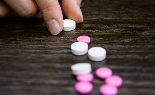 Таблетки поштучно: Наведите снчала порядок с ценами на лекарства, а потом идеям фонтанируйте