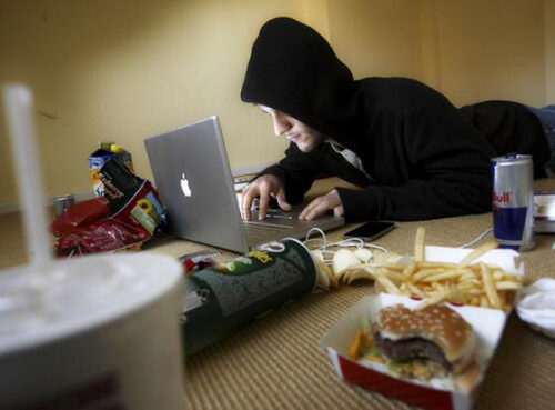 «Чтобы не хомячили»: врач назвала простую формулу спасения от смертельного ожирения