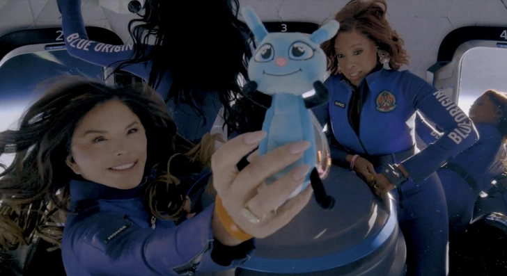 Еще 6 туристов увидели границу космоса: сколько стоит побывать на высоте в 100 км над поверхностью Земли?