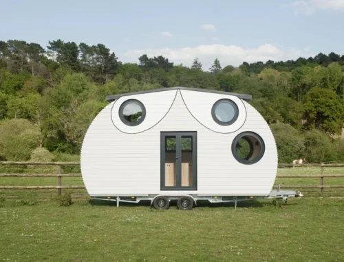 «Филин» на шестерых: оцените похожий на сову дом-прицеп от французских оригиналов