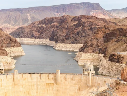 «Грохот ритмичен и имеет интервалы»: американцы услышали жуткие звуки в Неваде, и у них нет объяснения «Грохот ритмичен и имеет интервалы»: американцы услышали жуткие звуки в Неваде, и у них нет объяснения