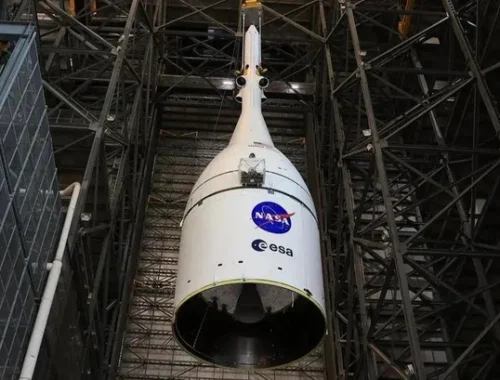 К полету готова: в США завершили сборку ракеты-носителя SLS, на которой люди отправятся к Луне впервые с 1972 года