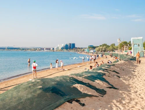 Пляжи перепаханы, запах жуткий: к берегам Анапы и Тамани идет 900 тонн мазута Пляжи перепаханы, запах жуткий: к берегам Анапы и Тамани идет 900 тонн мазута