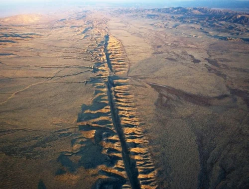 Разгадана связь мощных землетрясений: они могут произойти одно за другим на побережье США Разгадана связь мощных землетрясений: они могут произойти одно за другим на побережье США