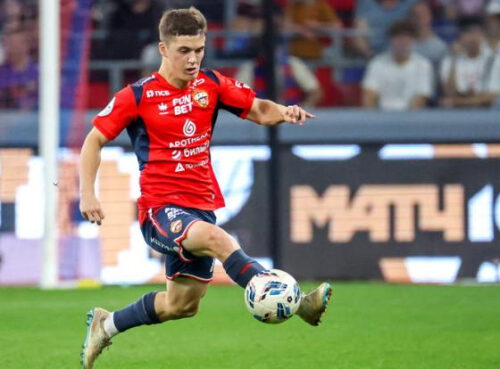 Три европейских топ-клуба вступили в борьбу за хавбека Глебова из ЦСКА Три европейских топ-клуба вступили в борьбу за хавбека Глебова из ЦСКА