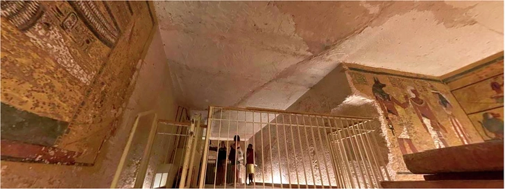 У вас тут грибок завелся: археологи заявили, что гробница Тутанхамона разрушается, но чиновники им не поверили