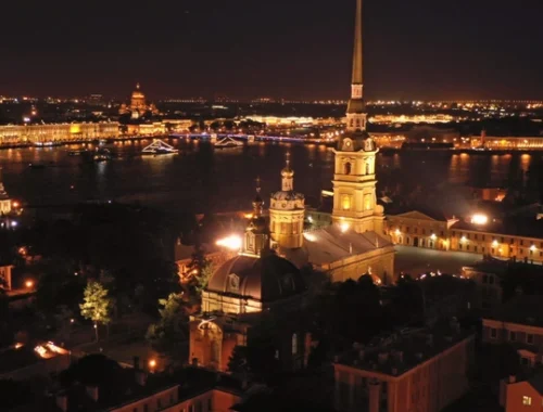 В Петербурге с 15 октября изменятся тарифы на платную парковку — стоимость теперь будет зависеть от загруженности улицы