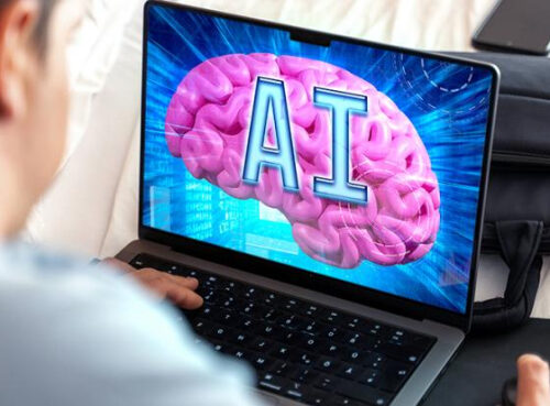 «Алиса, скажи диагноз!»: Россияне пошли по виртуальным докторам со своими реальными анализами