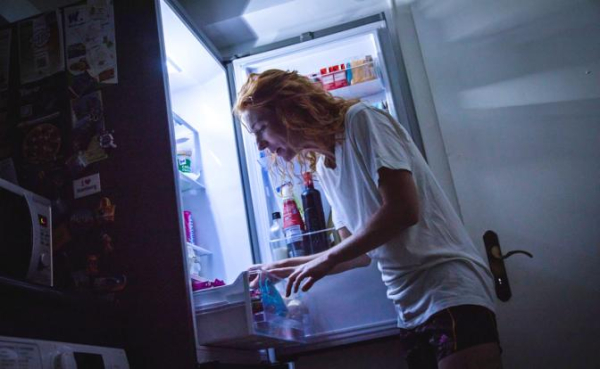 Россиян предупредили о неожиданной опасности ночных перекусов