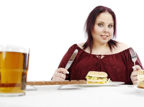 Эндокринолог опровергла популярные мифы о запивании пищи Эндокринолог опровергла популярные мифы о запивании пищи