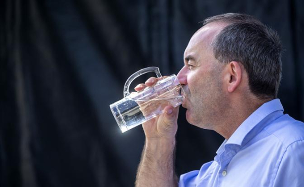 Россиянам рассказали, какой популярный напиток может спровоцировать инсульт