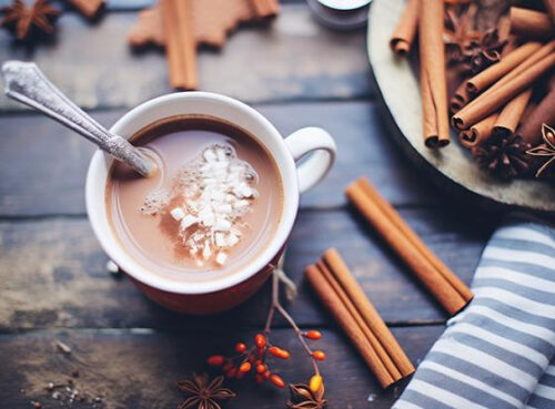 Россиянам рассказали о самом полезном напитке при сидячей работе