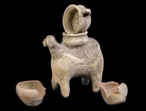 Археологи в Израиле нашли чайник-барана и древнейшую винодельню