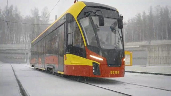 Ни водителя, ни кондуктора, ни «зайцев»: оцените беспилотный трамвай, представленный в Екатеринбурге