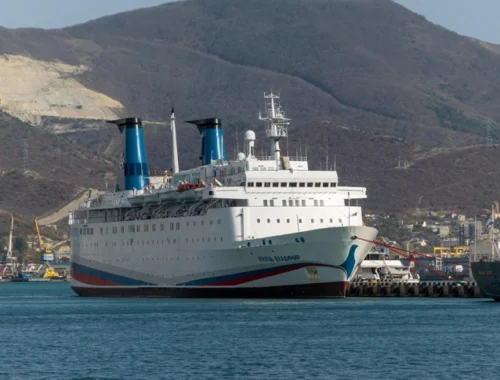 Одни убытки: круизная компания второй раз пытается продать лайнер «Князь Владимир» — уже за ₽873,5 млн Одни убытки: круизная компания второй раз пытается продать лайнер «Князь Владимир» — уже за ₽873,5 млн