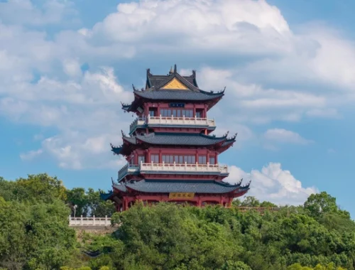 Пожег, называется, благовония: турист спалил старинный храм в Китае