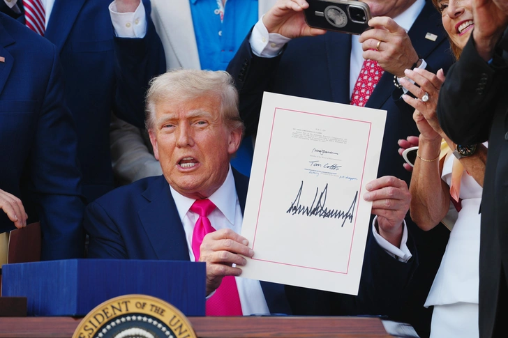 Психолог рассказал, что говорит о Трампе его размашистая подпись