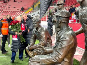 «Спал на сундуке». Легендарный футболист Никита Симонян: истории из жизни, цитаты и фотографии