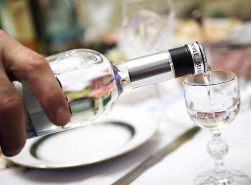 Россиян призвали отказаться от народных методов борьбы с похмельем Россиян призвали отказаться от народных методов борьбы с похмельем