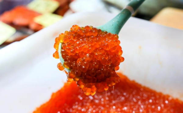 Гастроэнтеролог рассказала, теряет ли свойства красная икра после заморозки