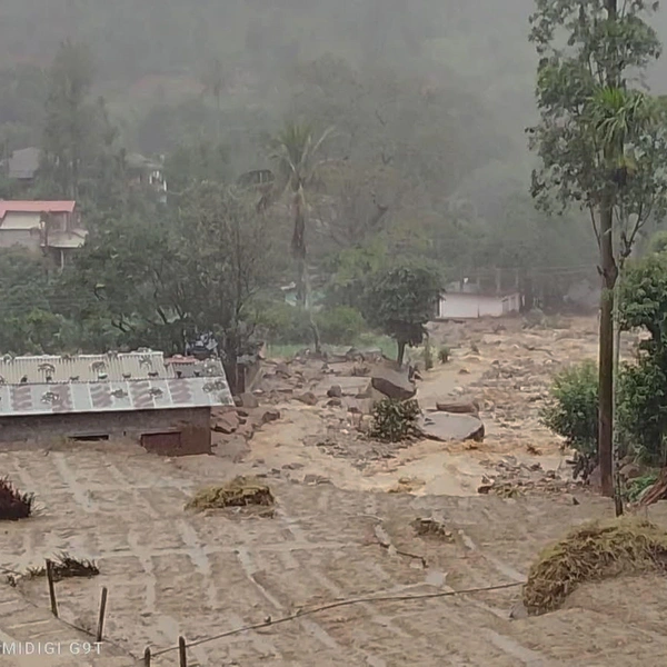 «Бассейны превратились в болота»: что сейчас происходит в затопленной Шри-Ланке — 9 фото