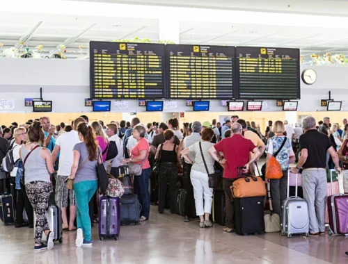 «Иисус на телетрапе»: пассажиры обсуждают хитрый способ не стоять в очереди на посадку «Иисус на телетрапе»: пассажиры обсуждают хитрый способ не стоять в очереди на посадку