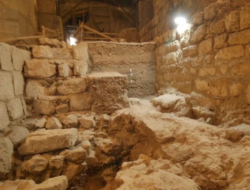 Иудеи разобрали стену, которую не смогли разрушить враги. История древней находки из Иерусалима