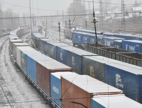 Как-нибудь потом подарите: заказы россиян могут не доехать до получателей к Новому году