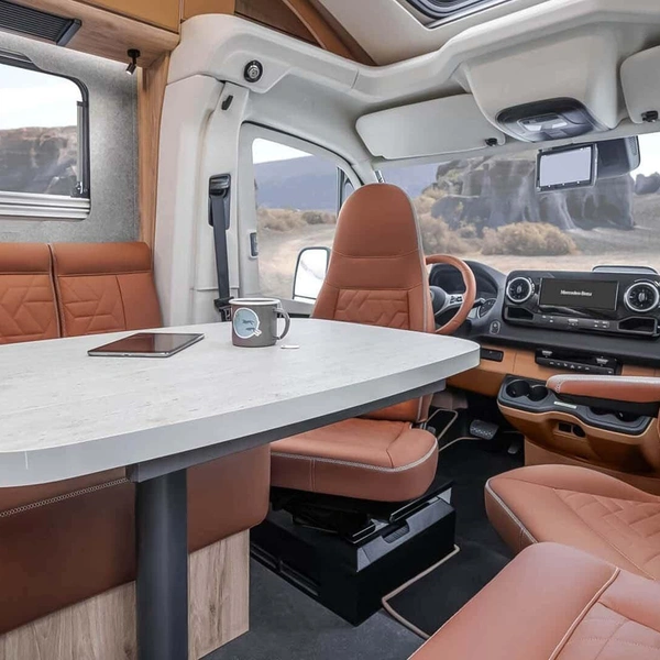 Немецкий автодом XTURA ESCAPE: дом на колёсах для длительных экспедиций и дальних поездок