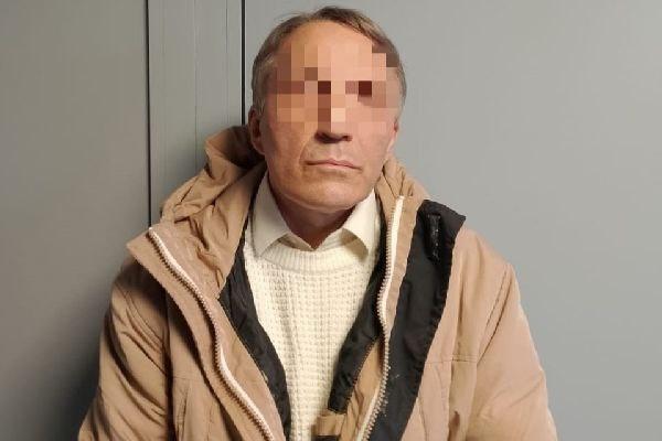 Присел на 847 тыс. руб.: Эрмитаж подал в суд на посетителя, сломавшего мальтийский трон ради селфи