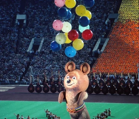 «У нас будет нормальный мишка вместо неваляшки»: российские олимпийцы вернули себе талисман 1980 года