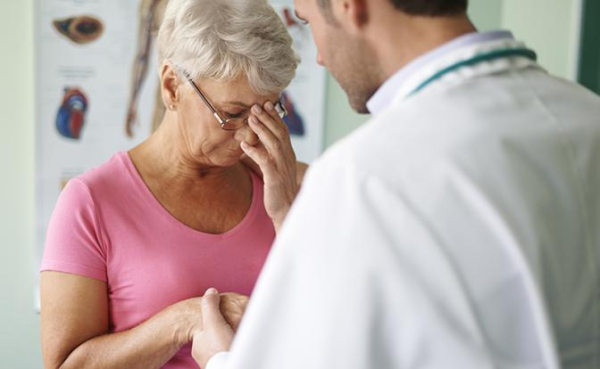 «Лицо — рука — речь»: россиянам объяснили, как распознать инсульт