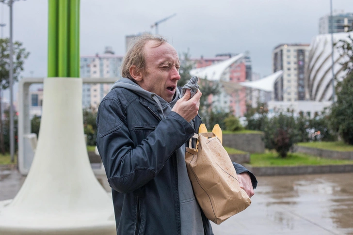 Больные гриппом две недели жили в изоляции с 11 здоровыми людьми — и никто не заразился. Как это возможно?