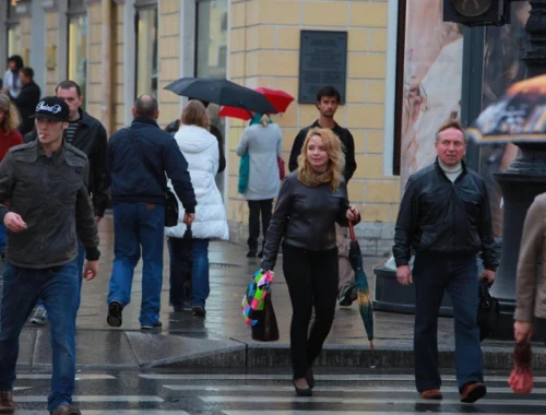 Каждый сам за себя: россияне перестали верить во взаимопомощь Каждый сам за себя: россияне перестали верить во взаимопомощь