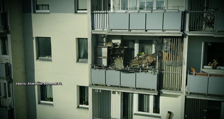 «Начиналось всё невинно». 80-летний польский пенсионер до предела захламил квартиру и стал ночевать в своей старенькой машине