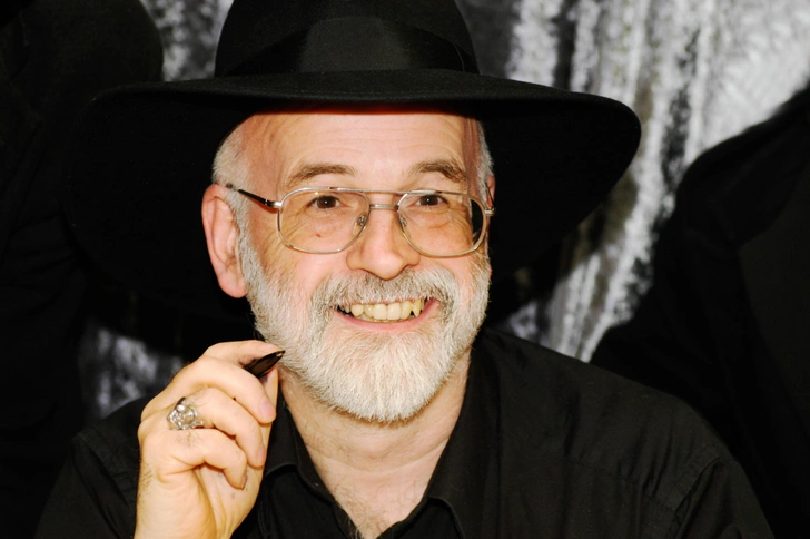 «Плоский мир» сказал всё за него: романы Терри Пратчетта «предсказали» его деменцию за годы до первых симптомов