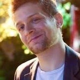 «Плоский мир» сказал всё за него: романы Терри Пратчетта «предсказали» его деменцию за годы до первых симптомов