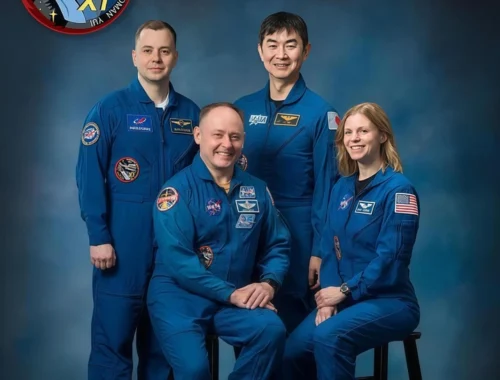 Весь экипаж эвакуируют с МКС — впервые в истории Весь экипаж эвакуируют с МКС — впервые в истории