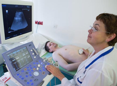 Озвучены тревожные симптомы для проверки желудка и кишечника