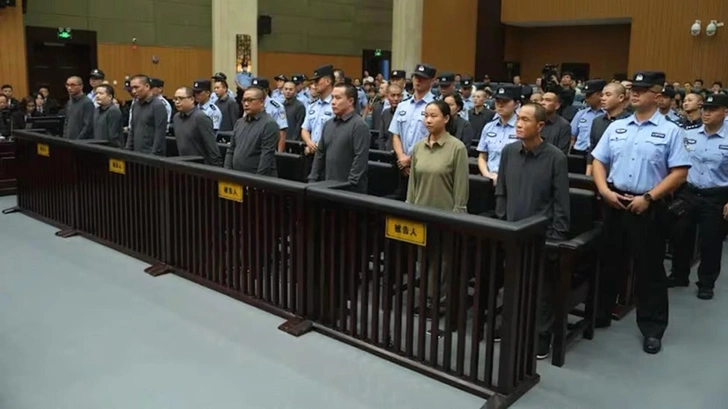 К высшей мере: в Китае казнили 11 боссов мошеннических кол-центров — их жертвами были и россияне