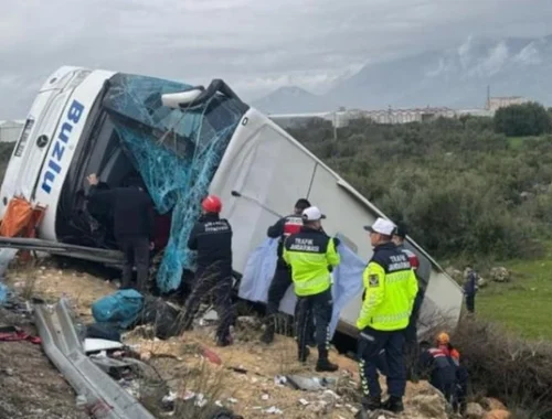 В Турции пассажирский автобус попал в смертельное ДТП: погибли восемь человек В Турции пассажирский автобус попал в смертельное ДТП: погибли восемь человек