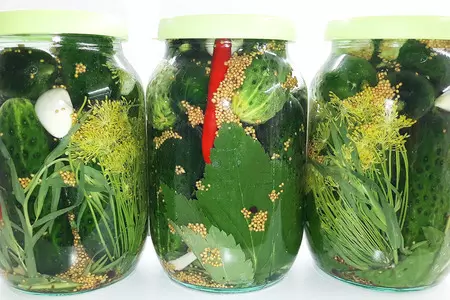 Хрустящие огурцы на зиму, как бочковые (в банке) — без уксуса и стерилизации — рецепт